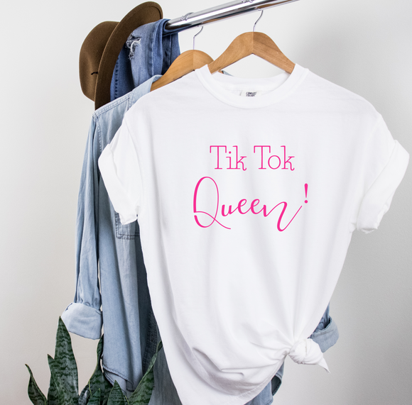 Tik Tik Queen. T-Shirt